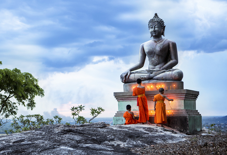 “Trên đầu ba thước có Thần linh”, bạn chỉ cần tu dưỡng bản thân, mang theo một trái tim ôn hòa mềm mại, thì khi bước đi giữa đất trời, lòng có thể thản đãng ung dung. (Ảnh: pinterest.com)